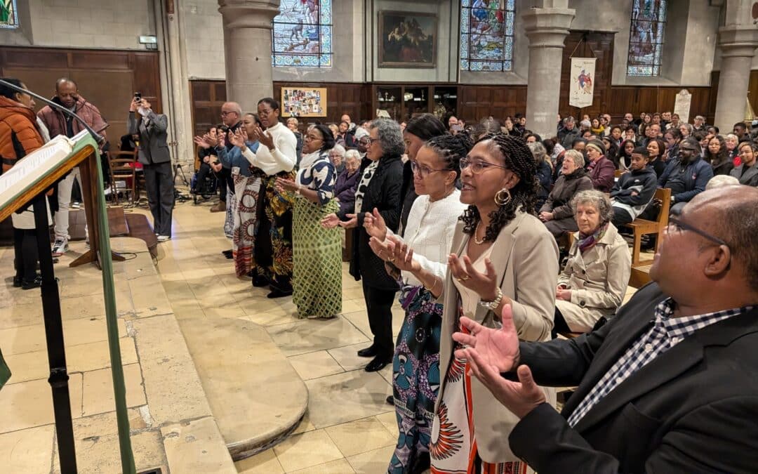 L&rsquo;Espérance en actes, avec la communauté malgache – Une messe (très) animée à Saint Martin!